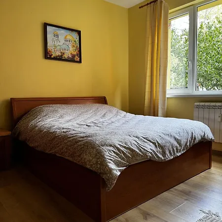 Oborishte Family Elegance With Garden View Sofia