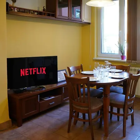 Oborishte Family Elegance With Garden View